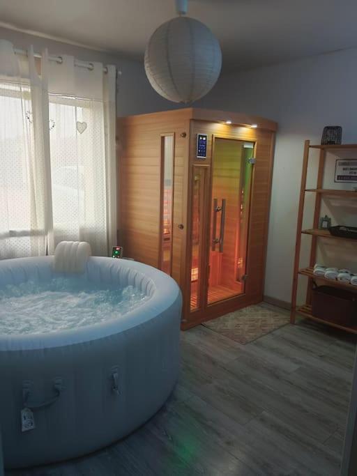 Villa Familiale Avec Spa Et Sauna Saint-Antonin-de-Sommaire Exteriör bild